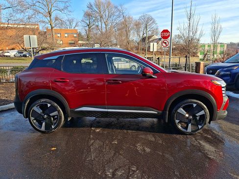 Certified 2025 Nissan Kicks SR image 8