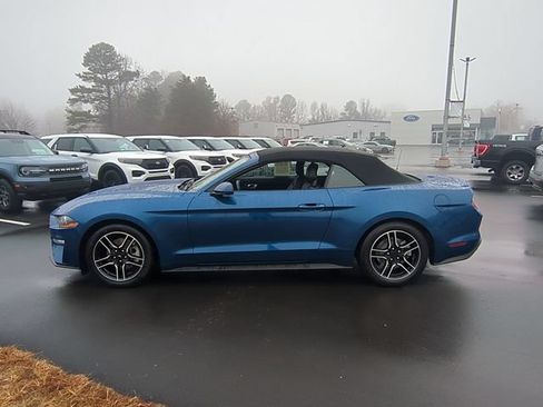Used 2022 Ford Mustang Premium RWD image 10