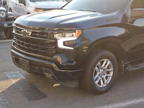 Used 2022 Chevrolet Silverado 1500 RST AWD/4WD image 17