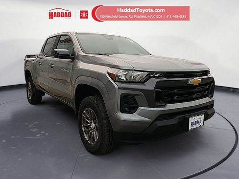 Used 2023 Chevrolet Colorado LT w/ LT Convenience Package AWD/4WD image 8