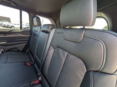 New 2026 Jeep Grand Cherokee Limited AWD/4WD image 28