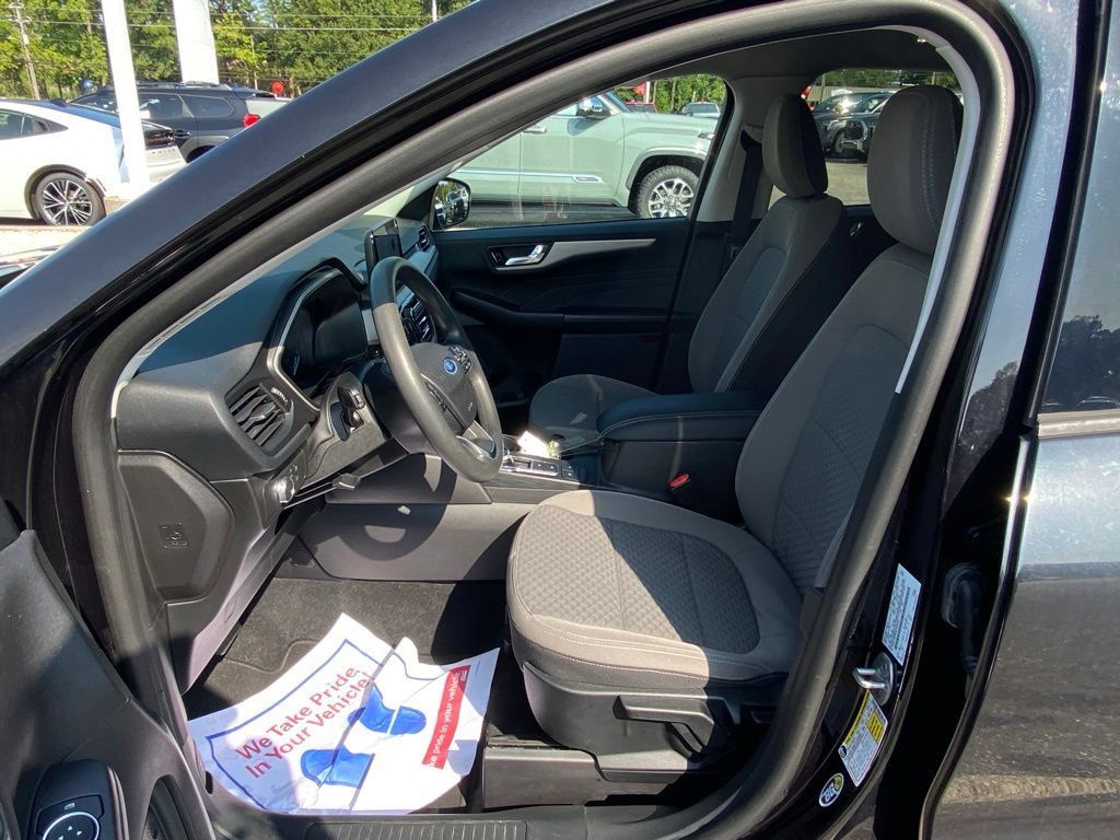 Used 2021 Ford Escape SE FWD image 5