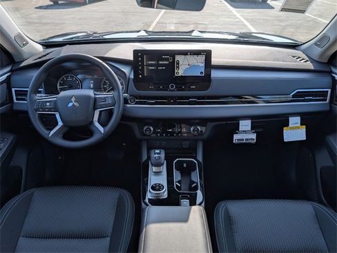 New 2026 Mitsubishi Outlander ES image 23