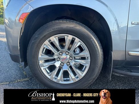 Used 2022 GMC Yukon XL Denali w/ Advanced Technology Package AWD/4WD image 17
