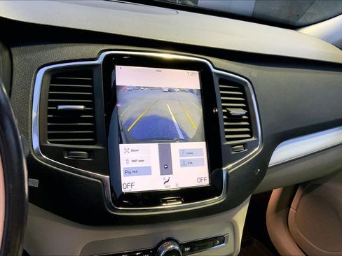 Used 2017 Volvo XC90 T5 Momentum w/ Vision Package image 29