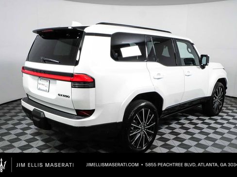 Used 2025 Lexus GX 550 w/ Accessory Package (2T) AWD/4WD image 30