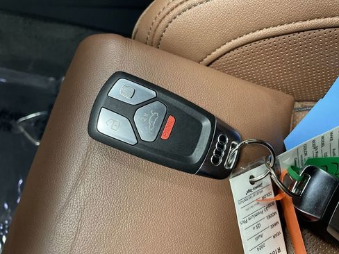 Used 2024 Audi Q5 e Premium Plus w/ Premium Plus Package image 29