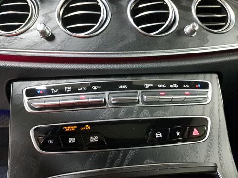 Used 2021 Mercedes-Benz E 350 4MATIC Sedan image 22