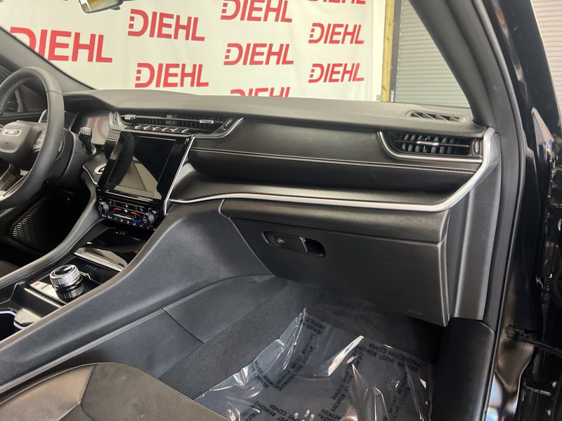 Used 2025 Jeep Grand Cherokee Altitude AWD/4WD image 14