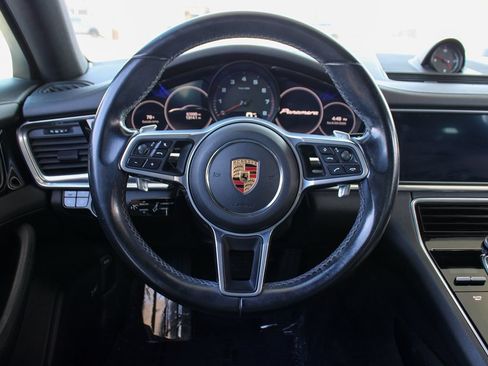 Used 2020 Porsche Panamera image 27