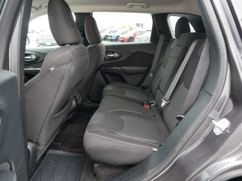 Used 2016 Jeep Cherokee Latitude image 15
