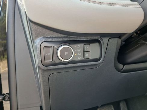 New 2026 Ford Explorer Active AWD/4WD image 9