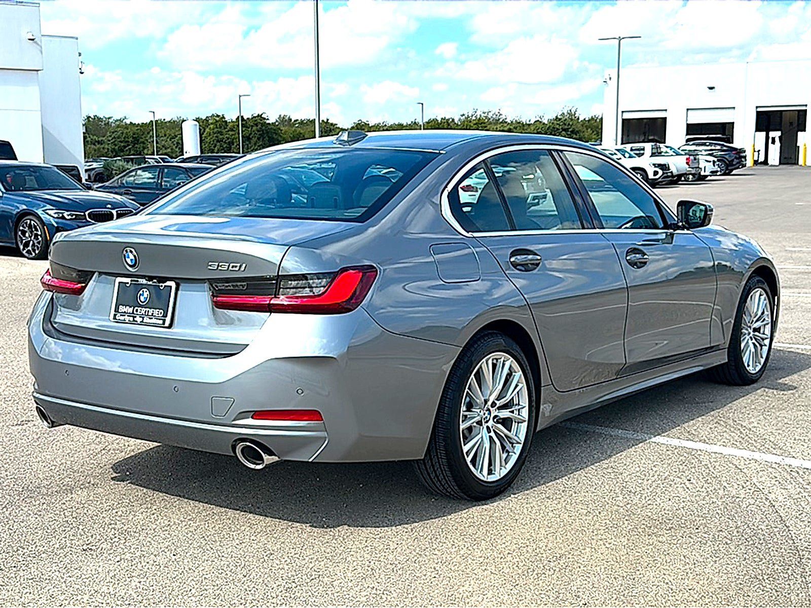 Used 2024 BMW 330i Sedan w/ Premium Package RWD image 8