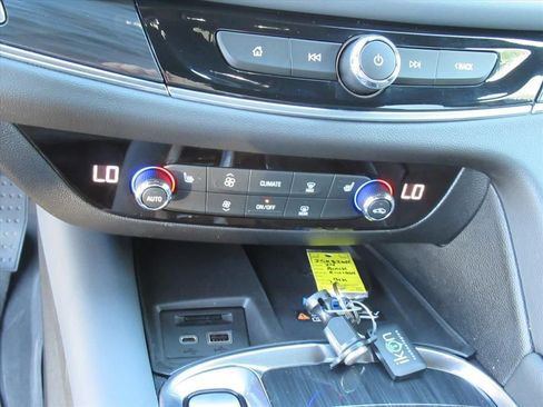 Used 2024 Buick Enclave Essence w/ Experience Buick Package image 22