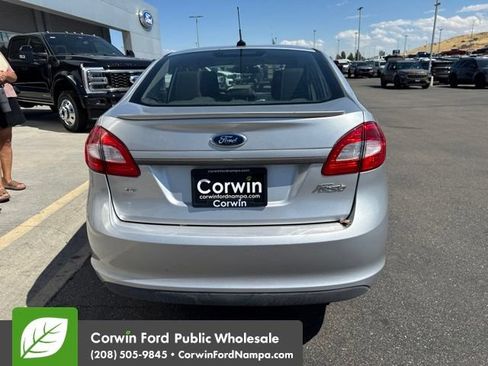 Used 2012 Ford Fiesta SE FWD image 5