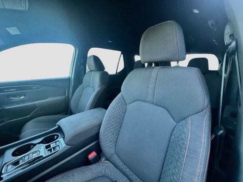 Used 2025 Honda Pilot Sport image 18