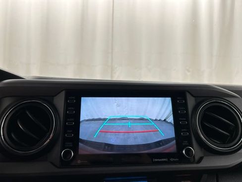 Used 2023 Toyota Tacoma TRD Sport AWD/4WD image 17