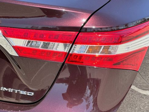Used 2014 Toyota Avalon Limited FWD image 26