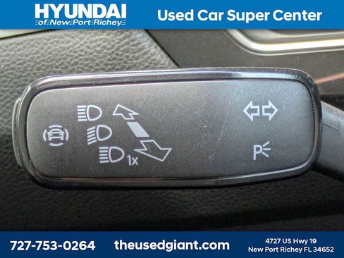 Used 2022 Volkswagen Tiguan SE image 36