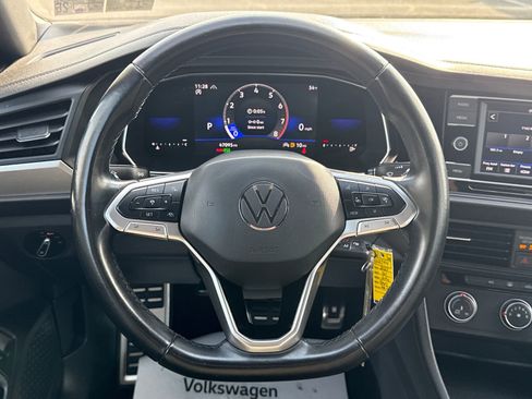 Used 2023 Volkswagen Jetta Sport image 15