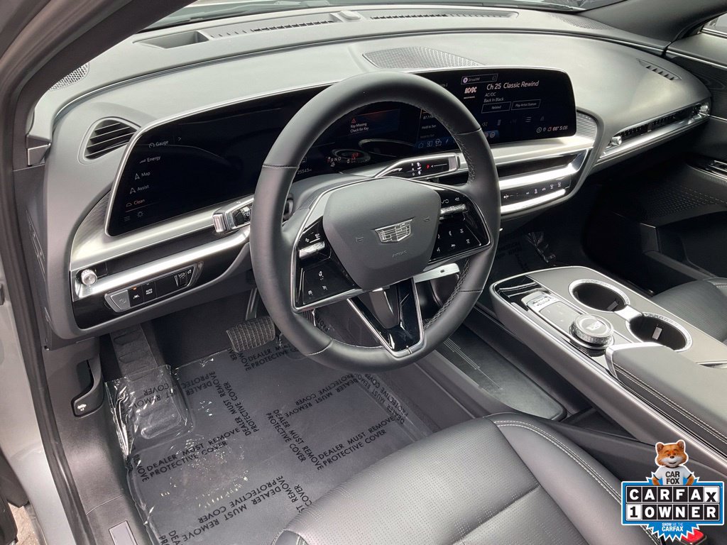 Used 2024 Cadillac Lyriq Luxury AWD/4WD image 14