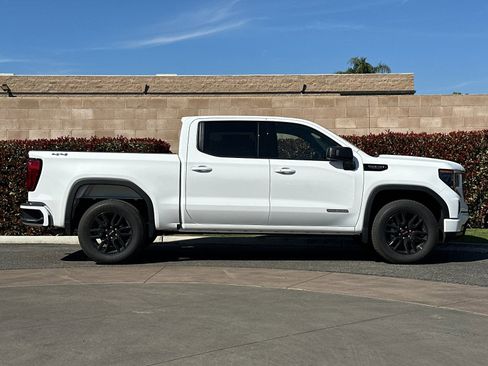 New 2026 GMC Sierra 1500 Elevation image 3