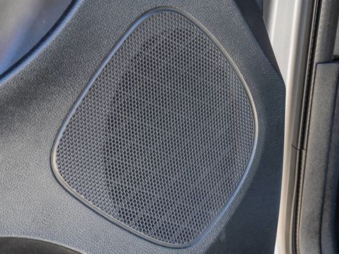 Used 2019 Dodge Grand Caravan GT image 32