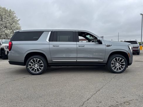 New 2026 GMC Yukon XL Denali w/ Denali Reserve Package AWD/4WD image 7