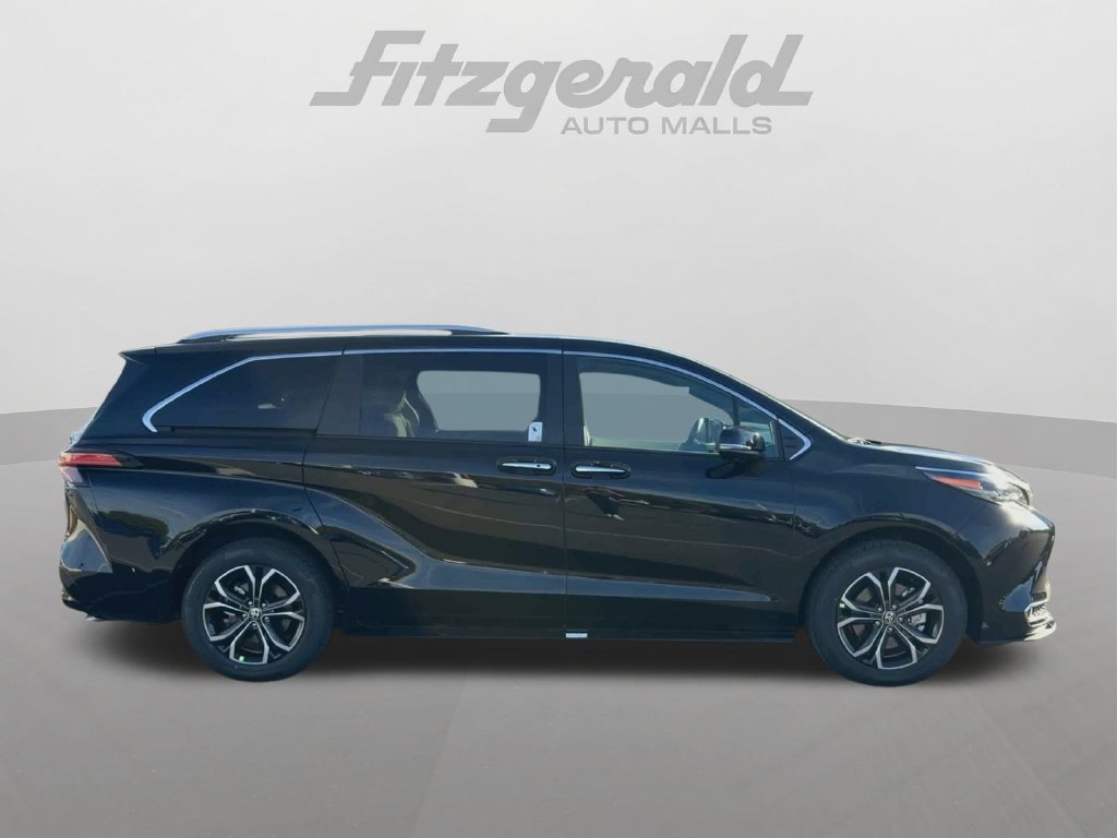 Used 2026 Toyota Sienna Platinum AWD/4WD image 9