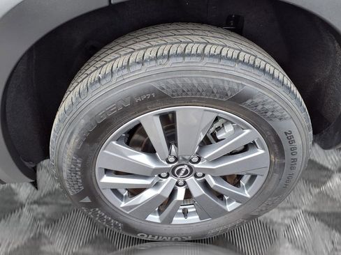 Used 2025 Nissan Pathfinder SV image 18