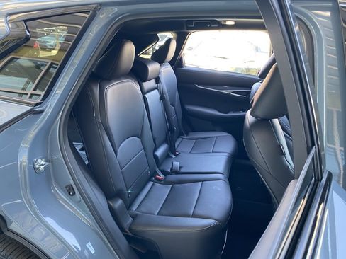 Used 2023 INFINITI QX50 Sport image 18