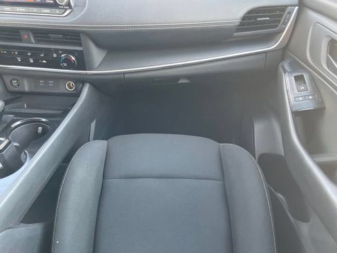 Used 2024 Nissan Rogue S FWD image 24