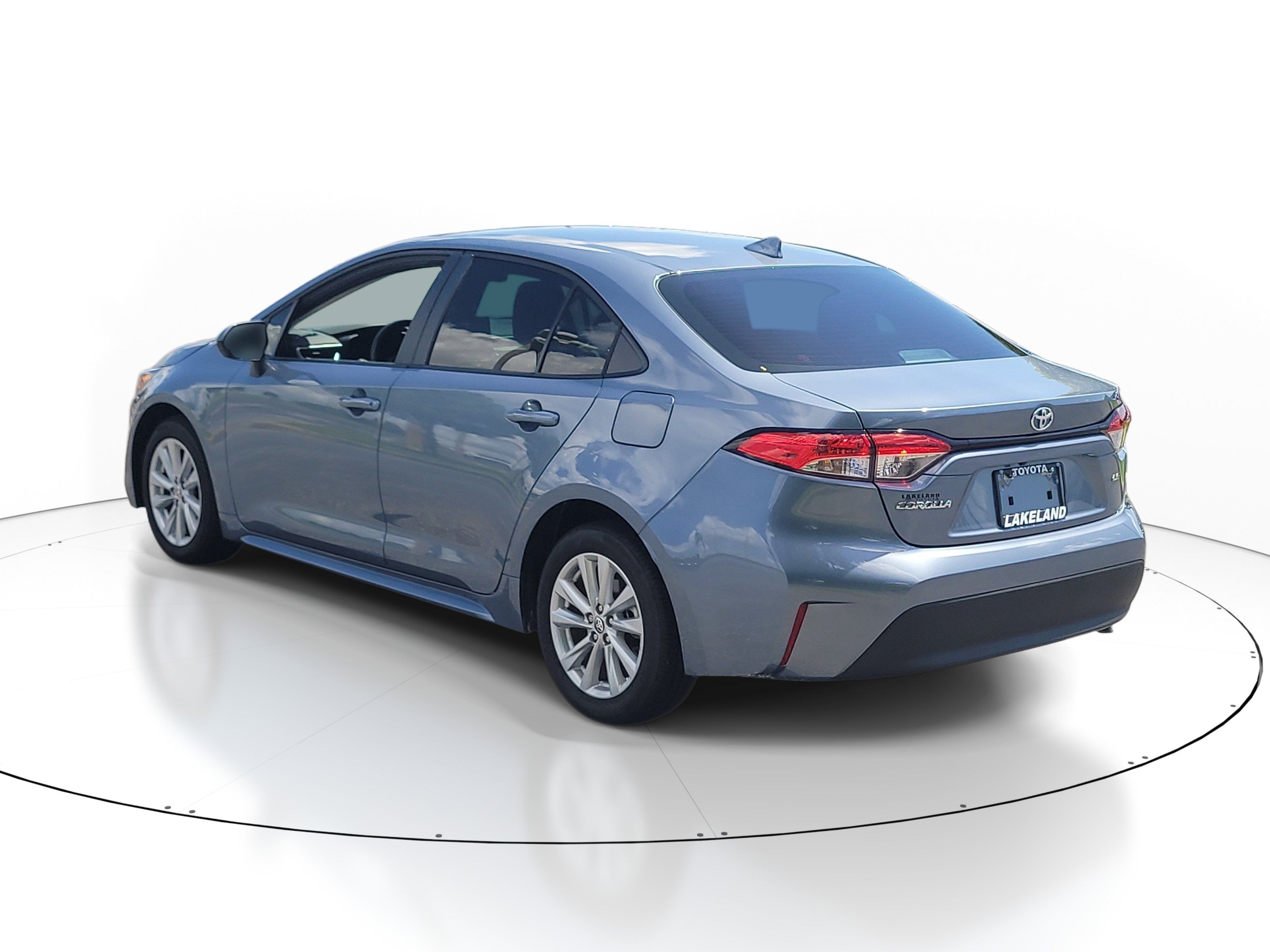 Used 2026 Toyota Corolla LE w/ LE Premium Package FWD image 5