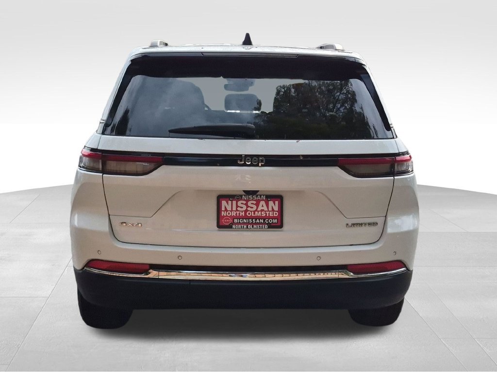 Used 2023 Jeep Grand Cherokee Limited AWD/4WD image 9
