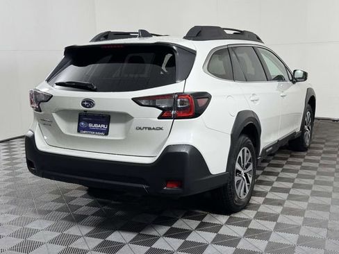 Used 2025 Subaru Outback Premium image 10