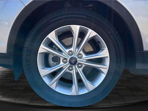 Used 2017 Ford Escape SE FWD image 9