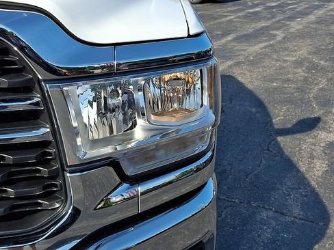 Used 2024 RAM 2500 Big Horn AWD/4WD image 9