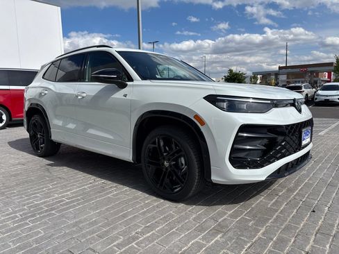 New 2026 Volkswagen Tiguan SE R-Line AWD/4WD image 7