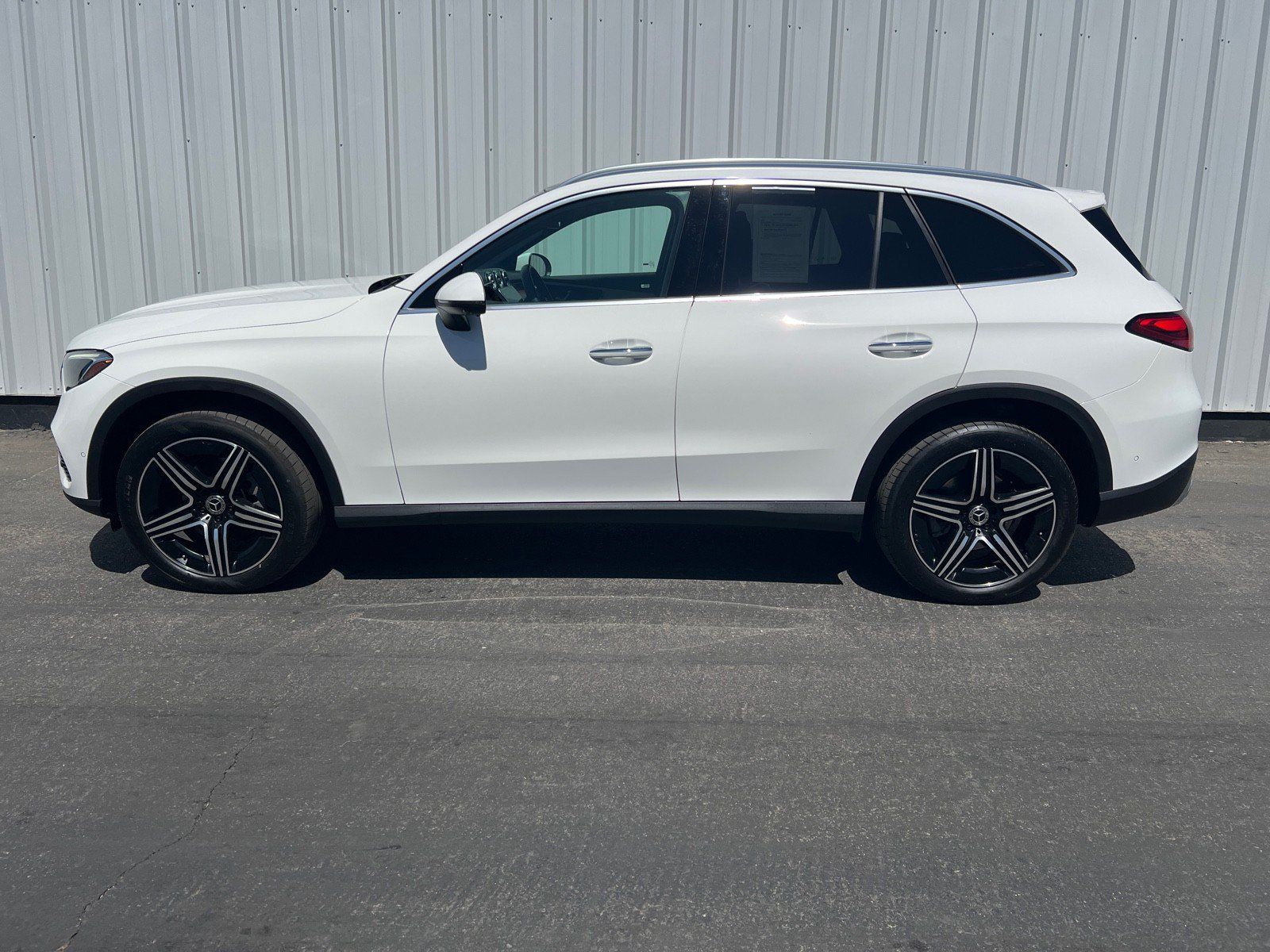 Used 2026 Mercedes-Benz GLC 300 image 3