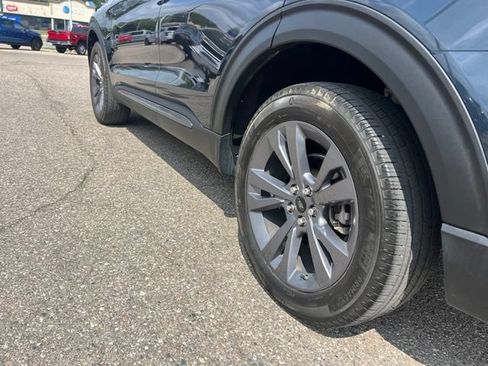 Certified 2023 Ford Explorer XLT w/ Equipment Group 202A AWD/4WD image 27