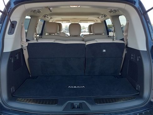 Used 2024 Nissan Armada Platinum image 11