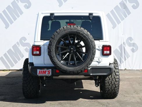 Used 2022 Jeep Wrangler Unlimited Sahara AWD/4WD image 6