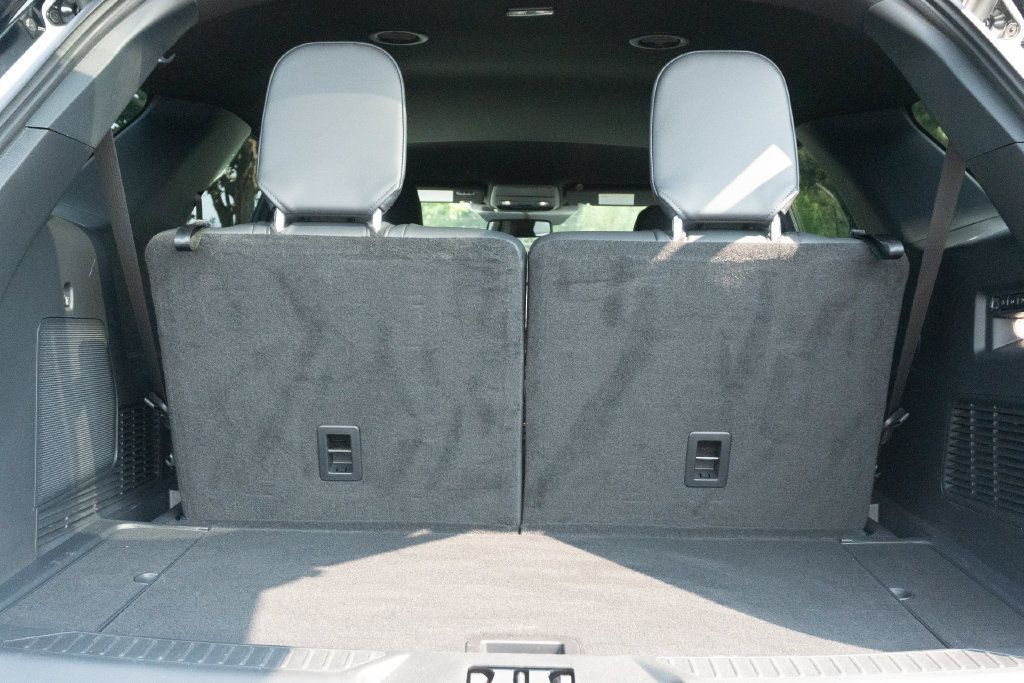 Used 2025 Ford Explorer ST-Line w/ Premium Package RWD image 14