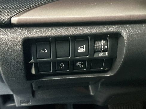 Used 2020 Subaru Forester Premium AWD/4WD image 6