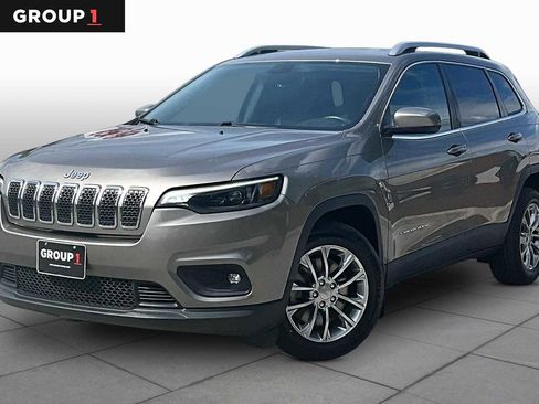 Used 2019 Jeep Cherokee Latitude Plus w/ Comfort/Convenience Group FWD image 1