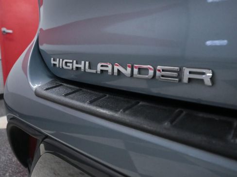 Used 2022 Toyota Highlander Limited image 29