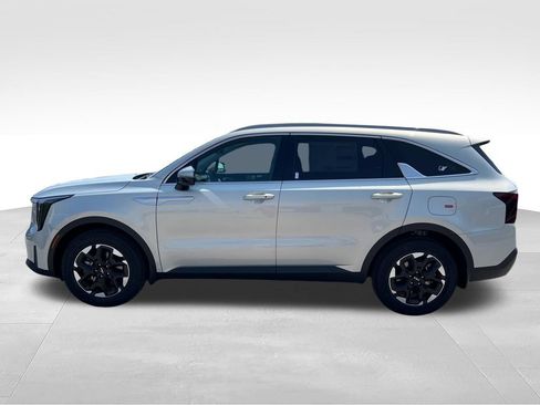 New 2026 Kia Sorento S FWD image 2