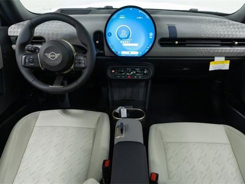 Certified 2025 MINI Cooper S image 21
