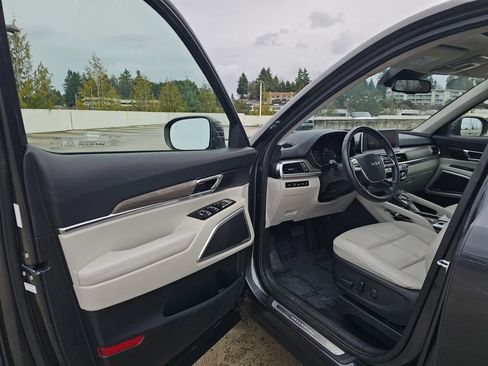Used 2022 Kia Telluride EX w/ EX Premium Package image 21