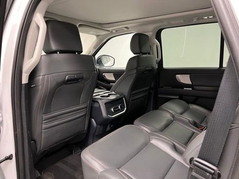 Used 2025 Ford Expedition Active AWD/4WD image 44